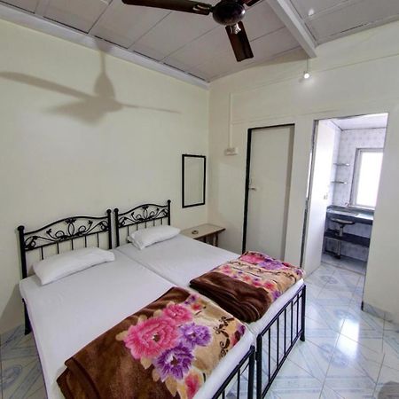 פנצ'גאני Sameena Guest House מראה חיצוני תמונה
