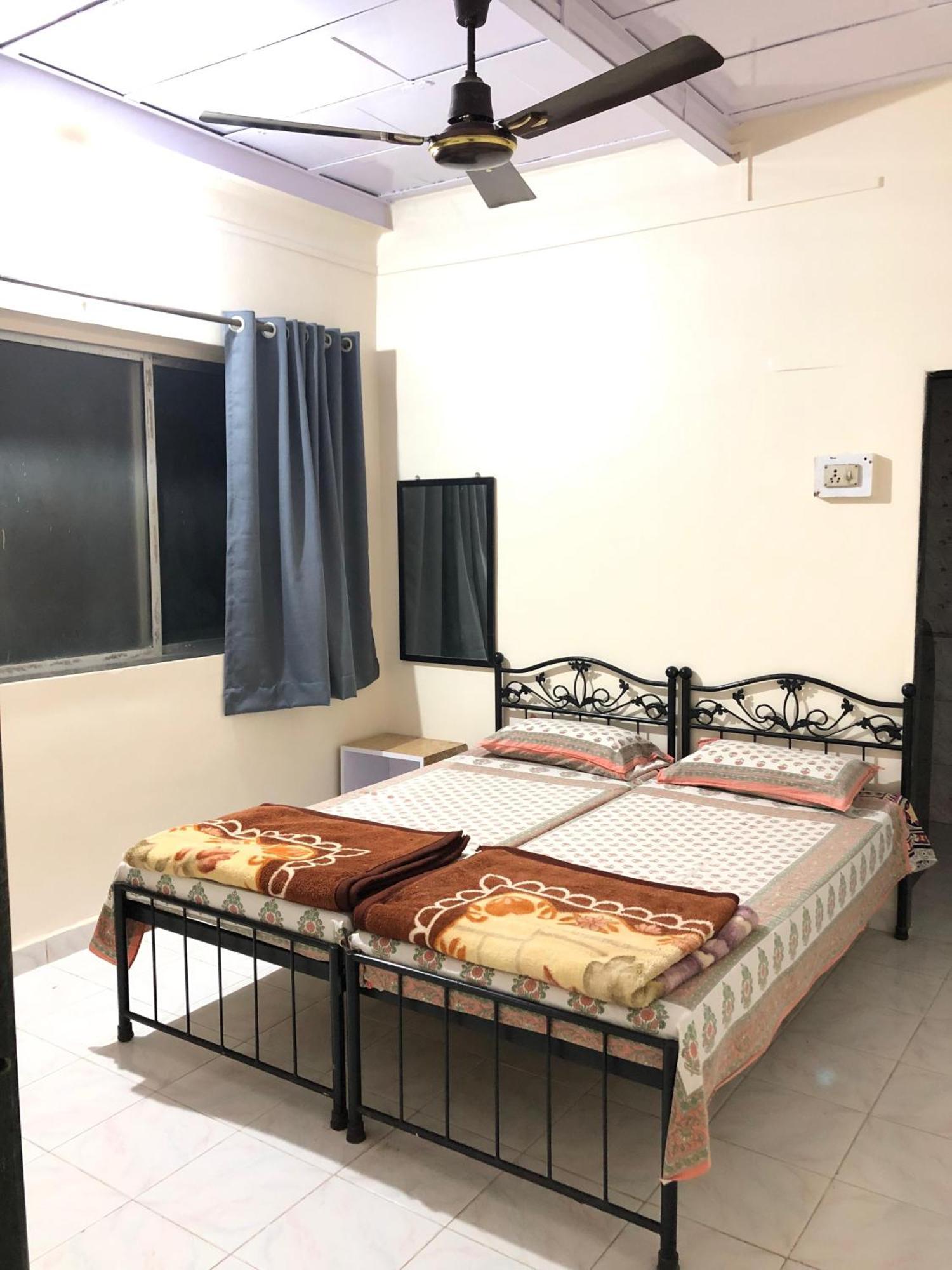 פנצ'גאני Sameena Guest House מראה חיצוני תמונה
