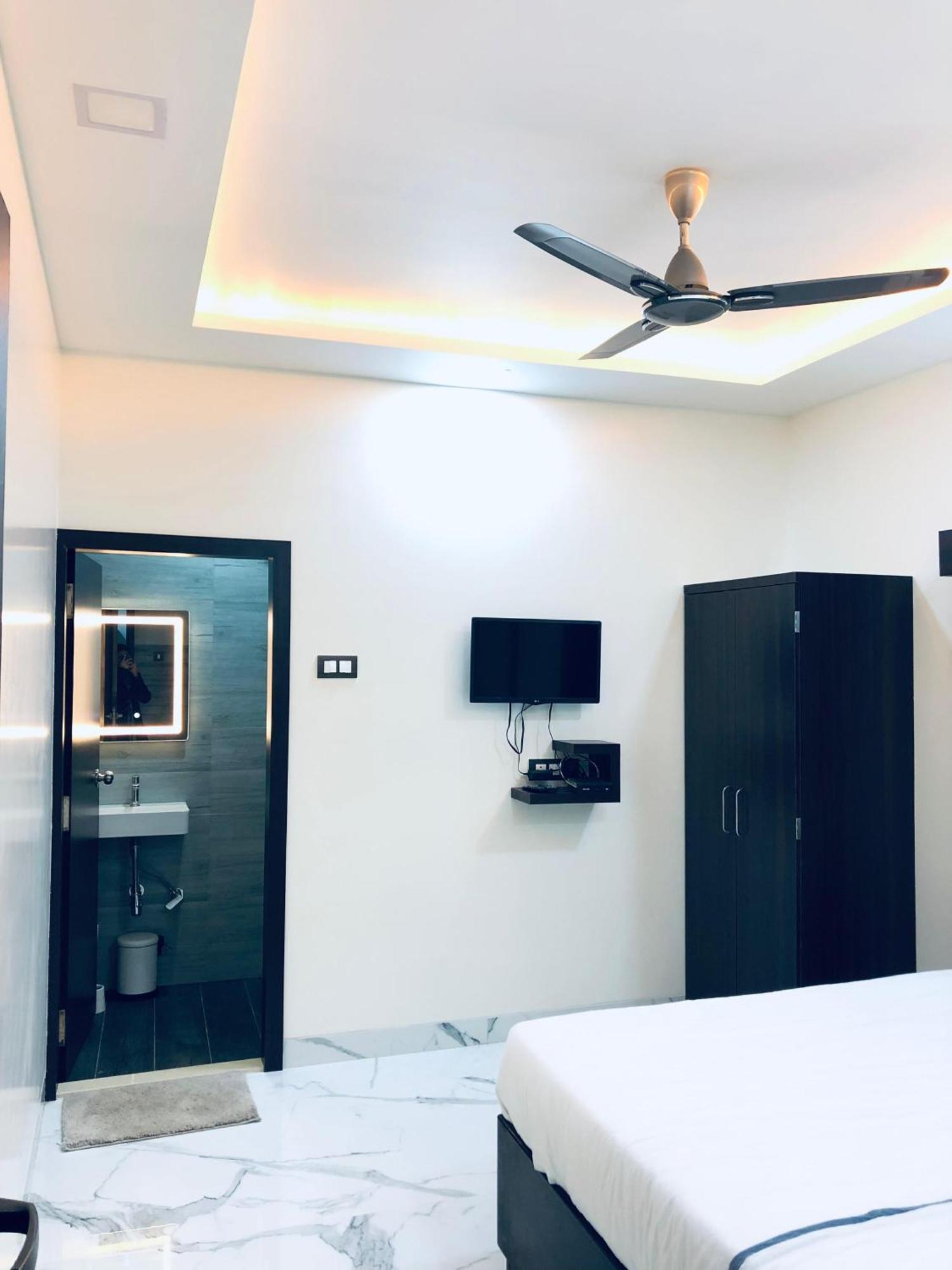 פנצ'גאני Sameena Guest House מראה חיצוני תמונה