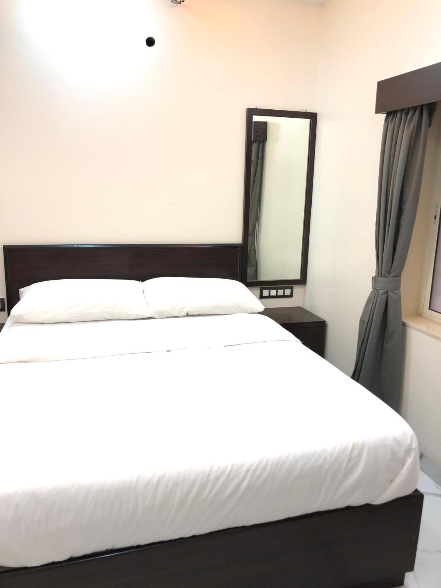 פנצ'גאני Sameena Guest House מראה חיצוני תמונה