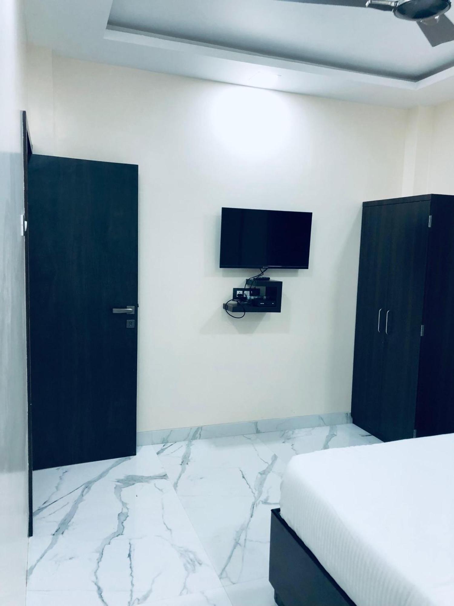 פנצ'גאני Sameena Guest House מראה חיצוני תמונה