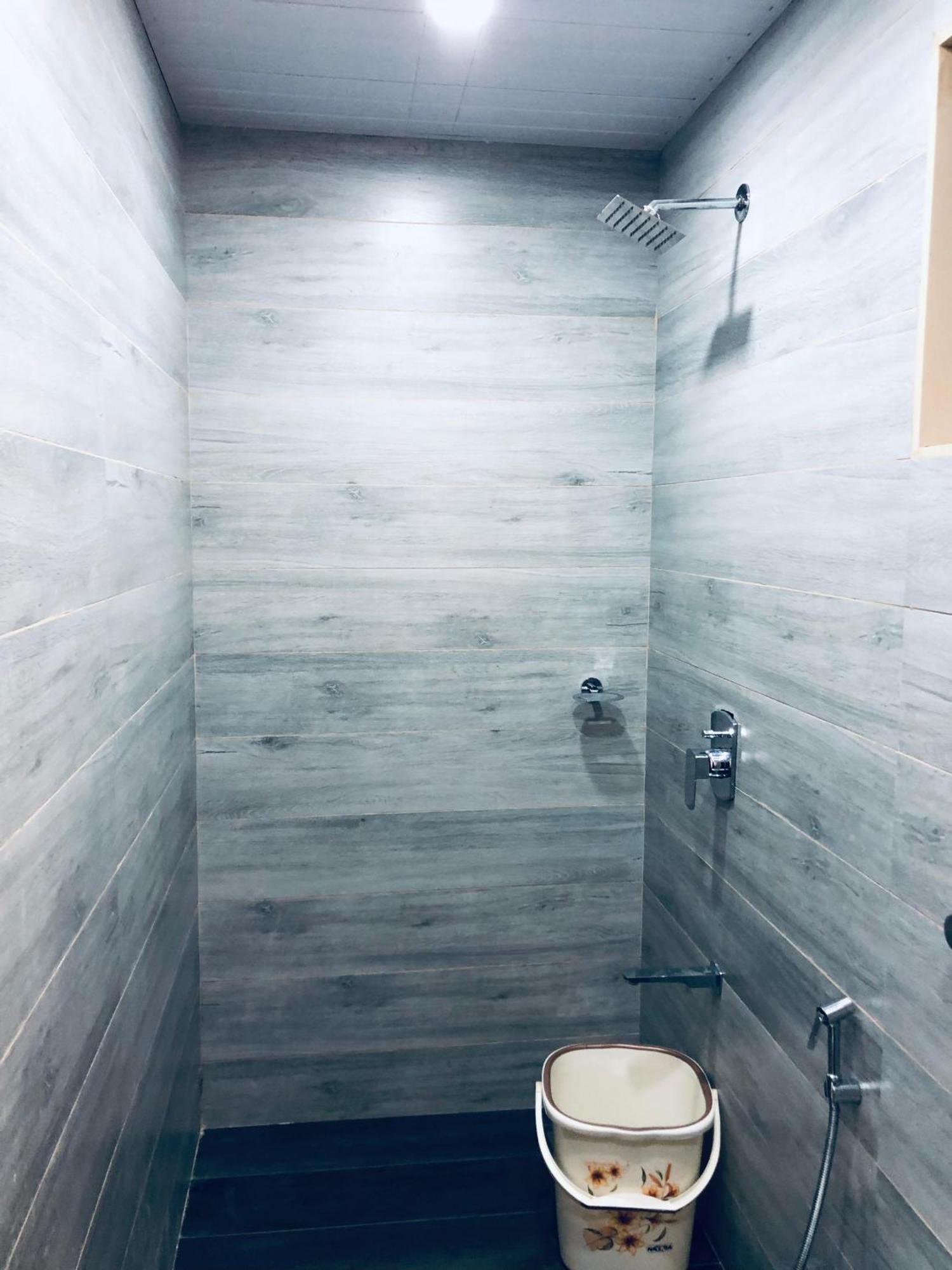פנצ'גאני Sameena Guest House מראה חיצוני תמונה