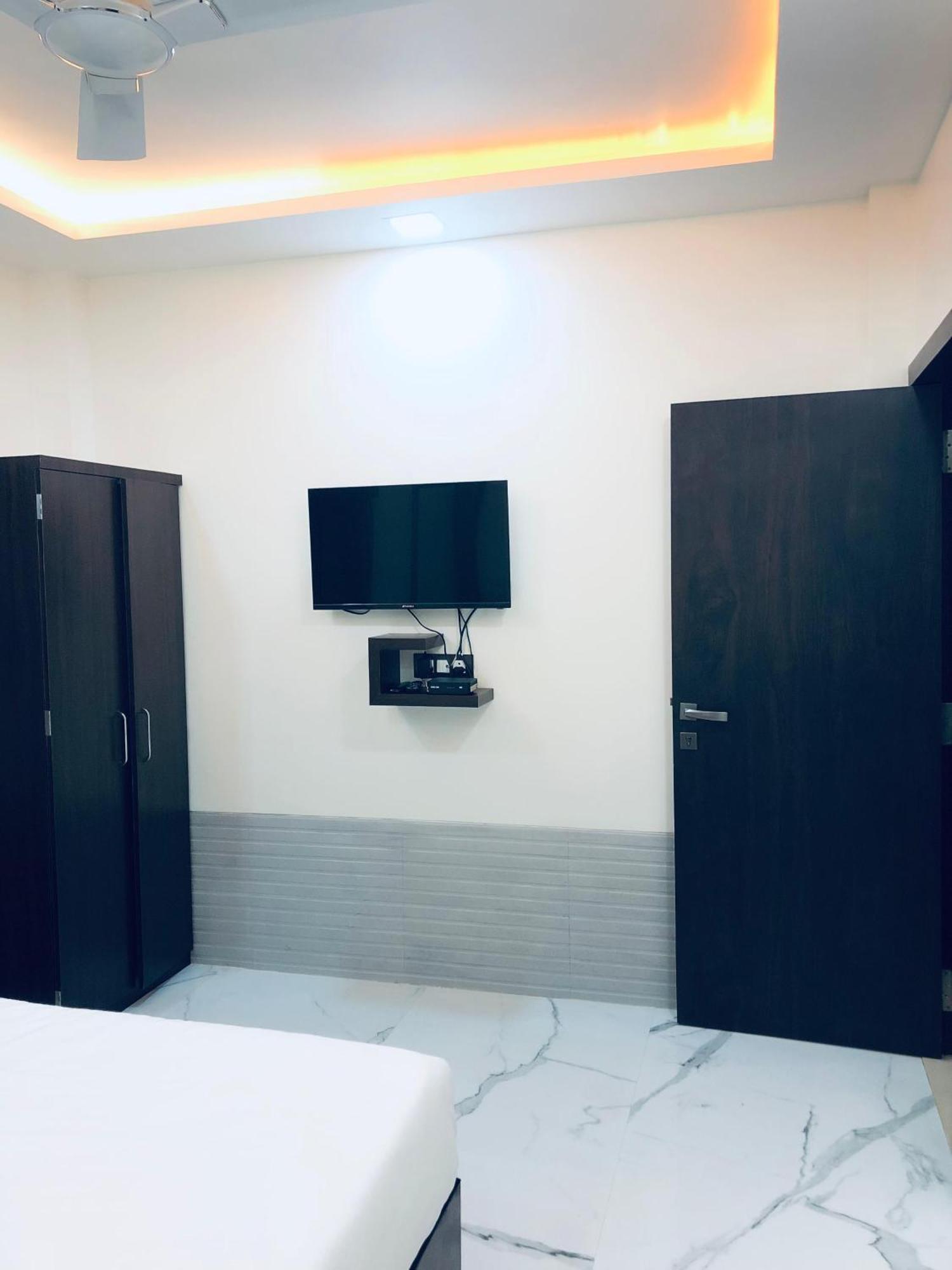 פנצ'גאני Sameena Guest House מראה חיצוני תמונה