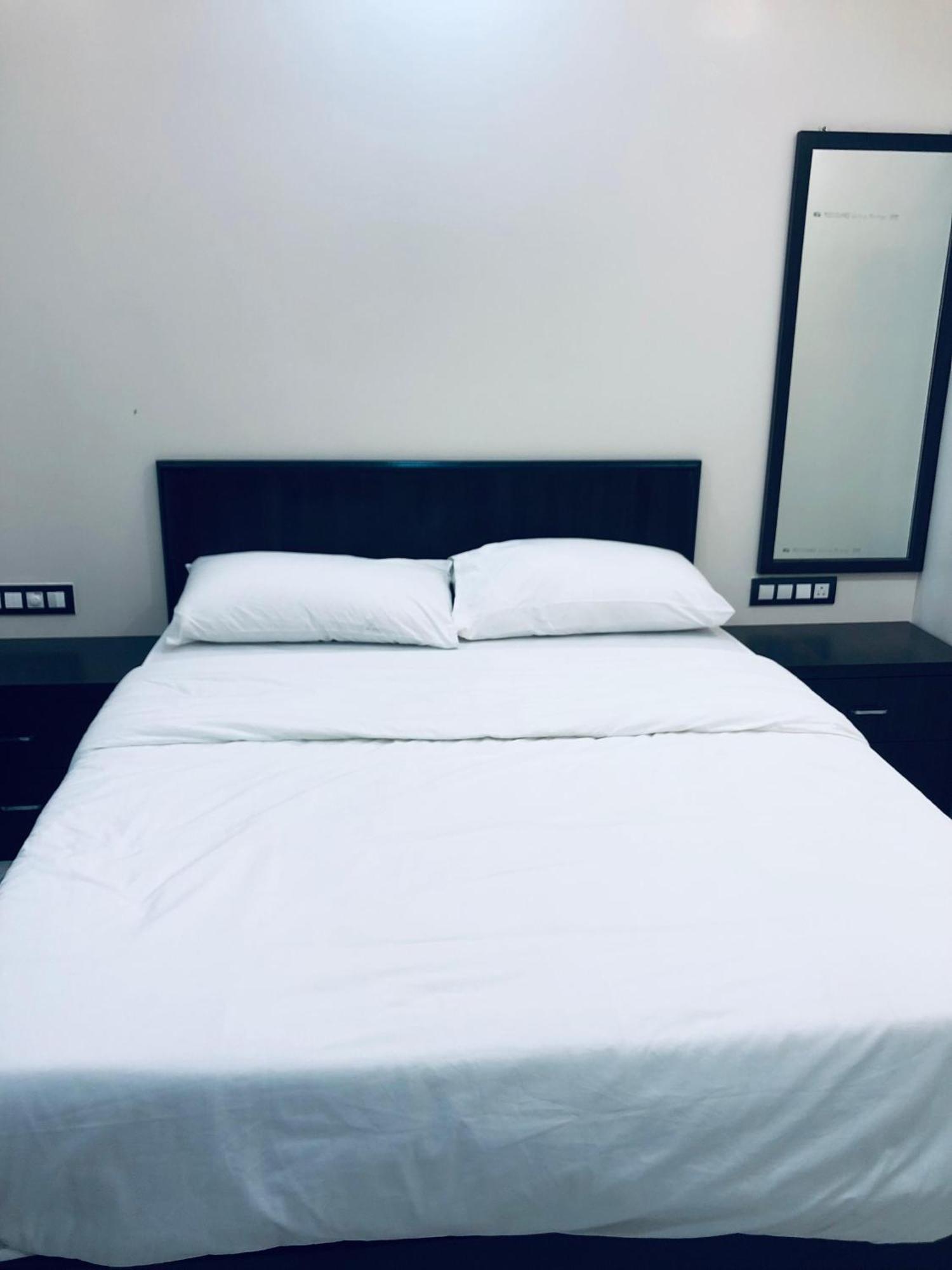 פנצ'גאני Sameena Guest House מראה חיצוני תמונה
