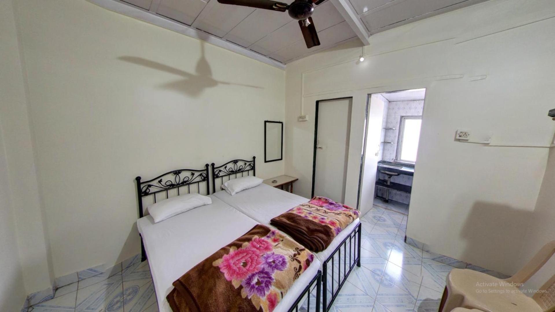 פנצ'גאני Sameena Guest House מראה חיצוני תמונה